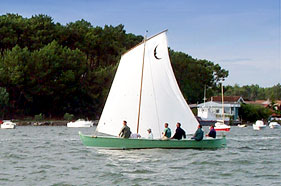 Denis Corre-Macquin régate tous les étés, en famille et entre amis, sur le Bassin d'Arcachon